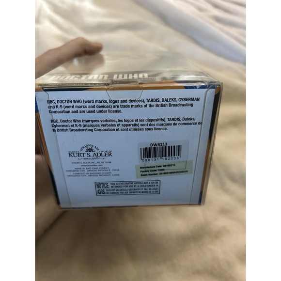 NEW Dr‎ Doctor Who TARDIS 11cm Tall Glass Christmas Ornament - Picture 3 of 6